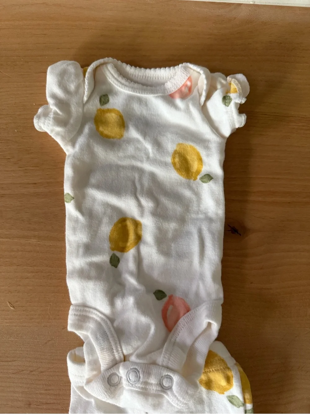 PREMIE Two-Piece Set with Yellow and Pink Fruit Print